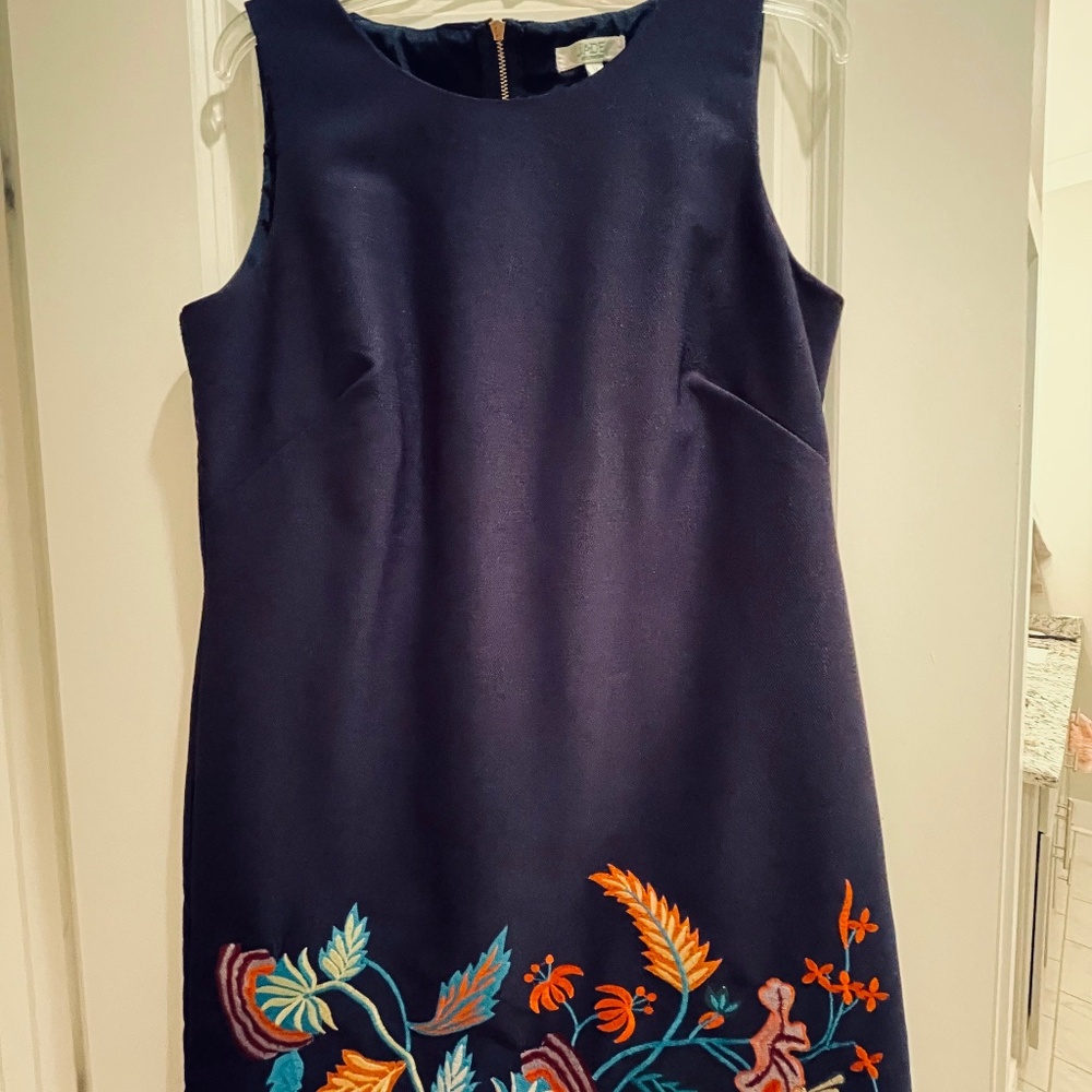 Navy Blue with flower embroidered detail shift dress Size M